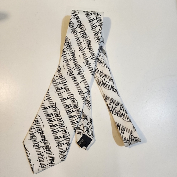 UTOPIA men's white and black music notes Novelty Print tie - Picture 4 of 6